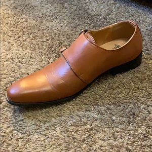 Dress shoes